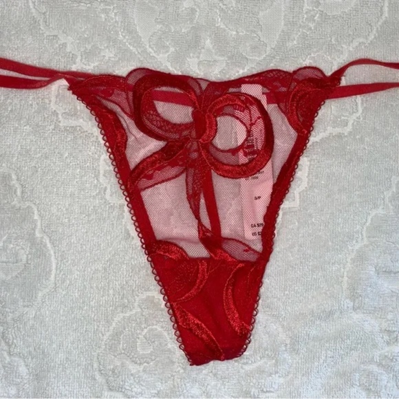 Victoria’s Secret Dream Angels V string panty - Picture 1 of 3